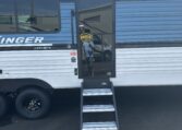 Zinger 280 RK door