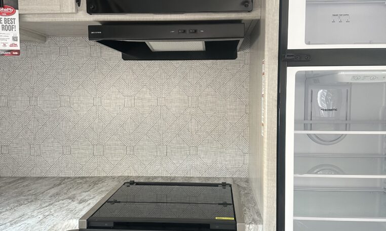 Zinger 280 RK Cooking Area Galley