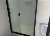 Zinger 280 RK bathroom