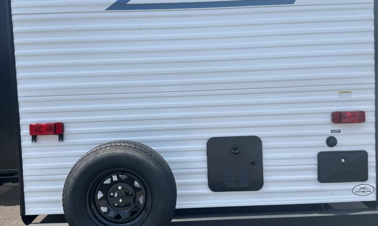 Zinger 280 RK Rear View with Spare Tire