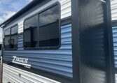 Zinger 280 RK Slideout with Slideout Awning
