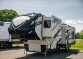 2014 GRAND DESIGN MOMENTUM 385TH exterior front driver side