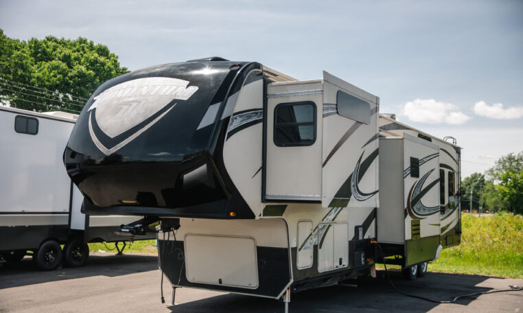 2014 GRAND DESIGN MOMENTUM 385TH exterior front driver side