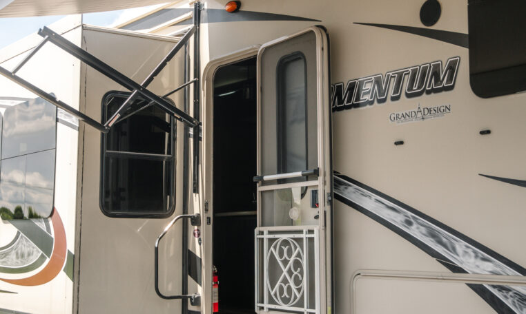 2014 GRAND DESIGN MOMENTUM 385TH exterior entrance