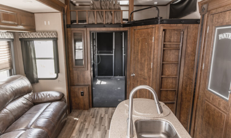 2014 GRAND DESIGN MOMENTUM 385TH interior rear