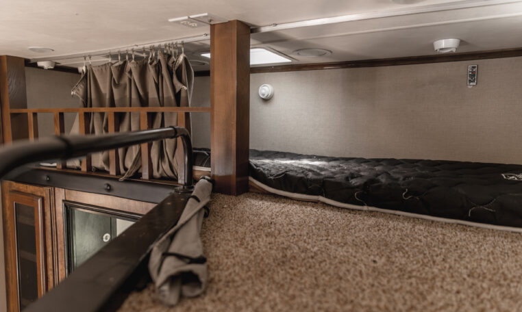 2014 GRAND DESIGN MOMENTUM 385TH interior loft