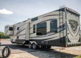 2014 GRAND DESIGN MOMENTUM 385TH exterior rear drivr side