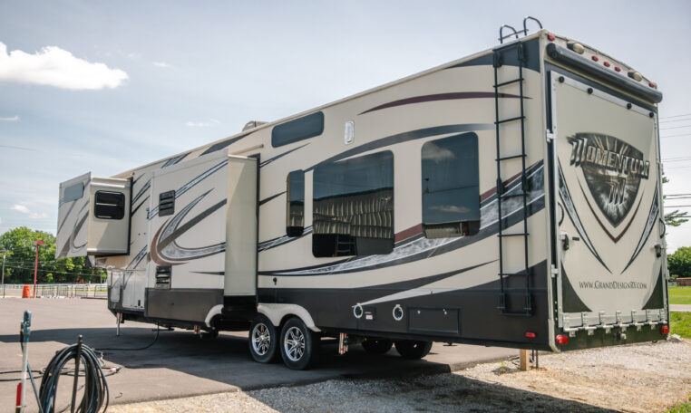 2014 GRAND DESIGN MOMENTUM 385TH exterior rear drivr side