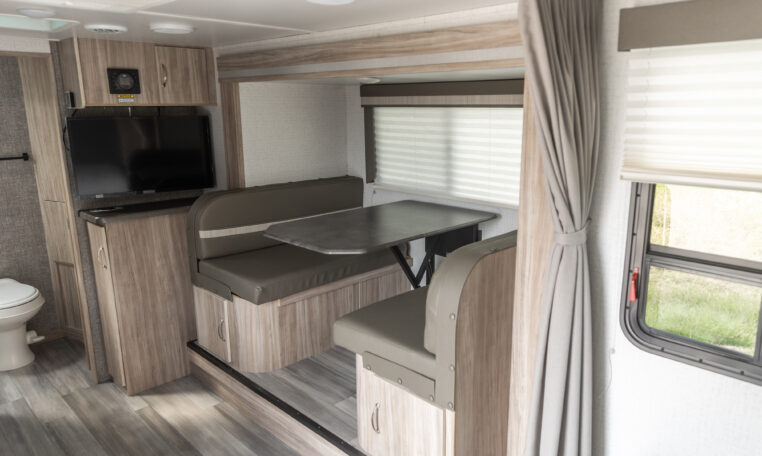 2022 Winnebago Micro Minnie 2108FBS interior dining