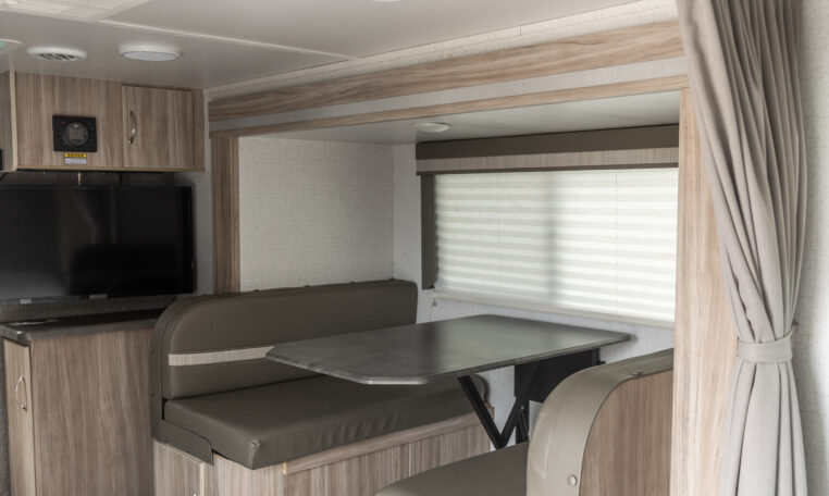 2022 Winnebago Micro Minnie 2108FBS interior dining
