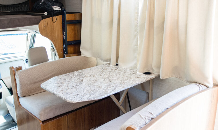 Jayco Redhawk 31xl interior dining