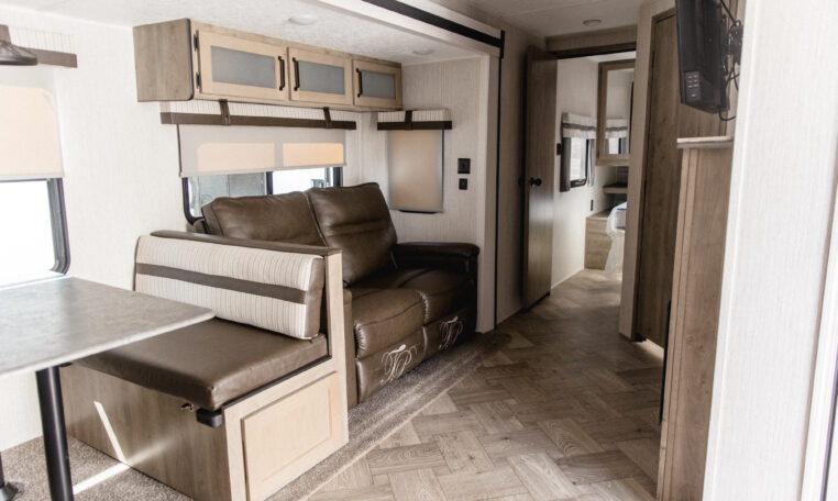 Palomino Puma 25RKQB Travel Trailer interior rear living