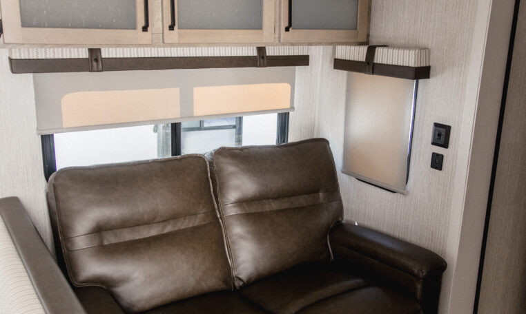 Palomino Puma 25RKQB Travel Trailer interior rear living