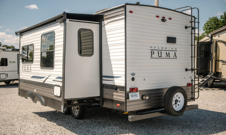 Palomino Puma 25RKQB Travel Trailer exterior rear driver side
