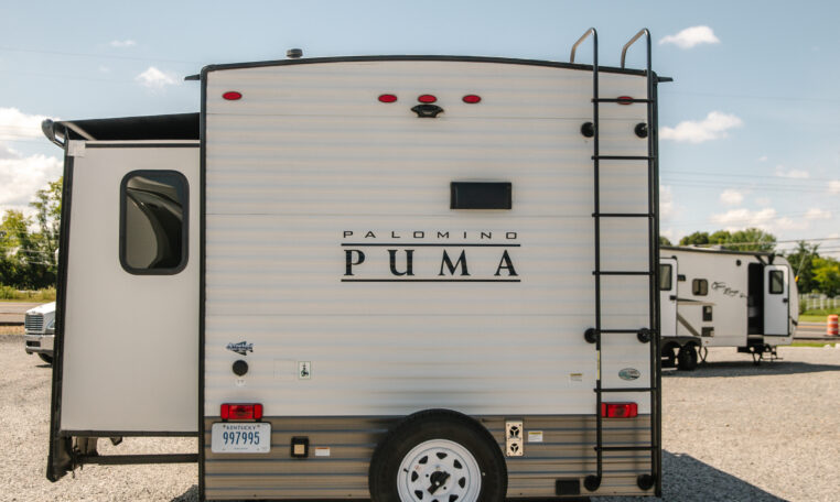 Palomino Puma 25RKQB Travel Trailer exterior rear