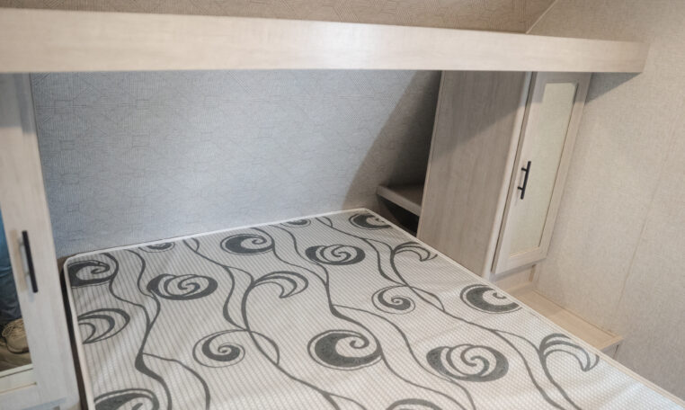 2025 CROSSROADS ZINGER 252BH interior primary bed