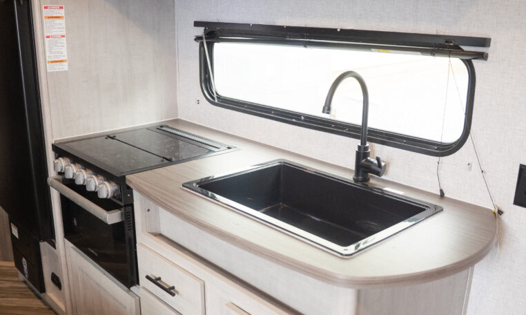 2025 CROSSROADS ZINGER 252BH interior kitchen