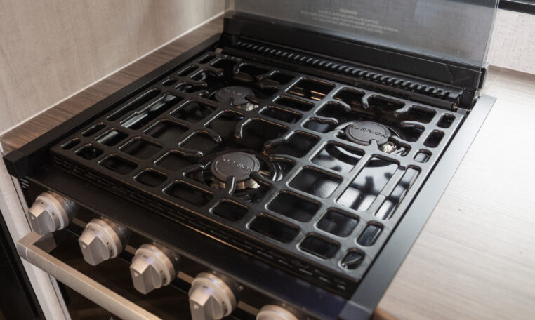 2025 CROSSROADS ZINGER 252BH interior kitchen