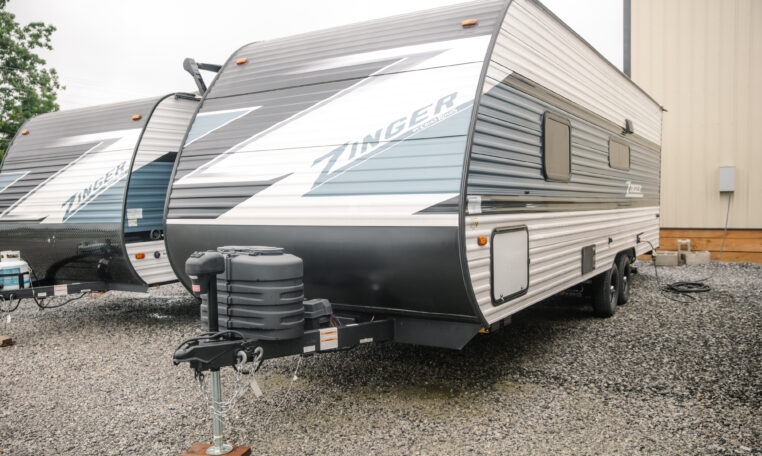 2025 CROSSROADS ZINGER 252BH exterior front driver