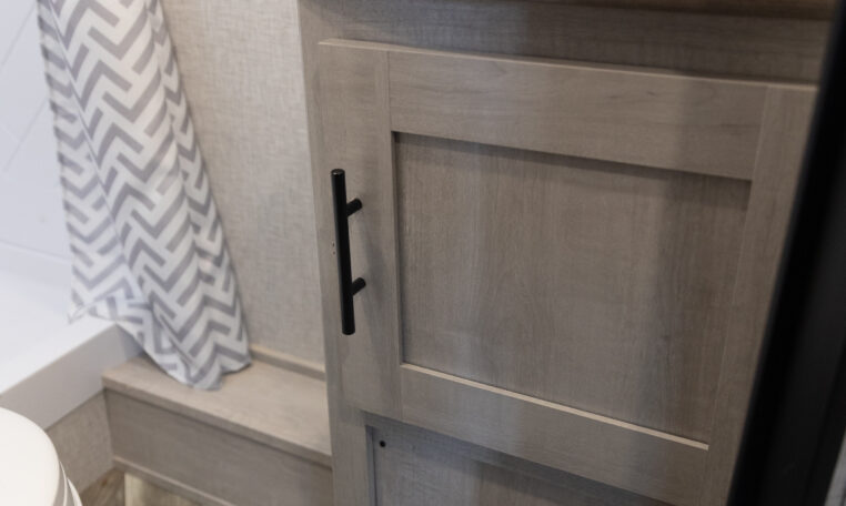 2025 CROSSROADS ZINGER 252BH interior bathroom