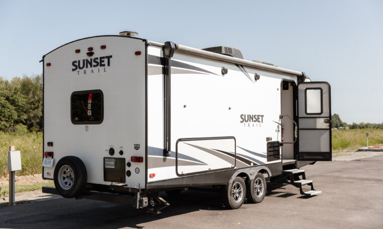 2018 CrossRoads Sunset Trail SS210FK exterior back passenger side