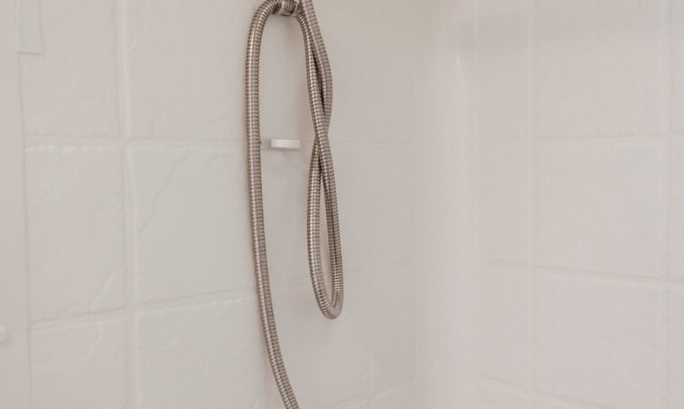 2018 CrossRoads Sunset Trail SS210FK interior bathroom