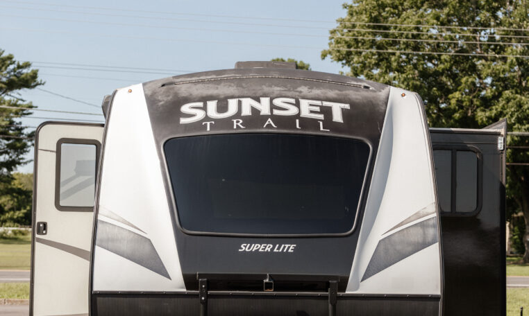 2018 CrossRoads Sunset Trail SS210FK exterior front