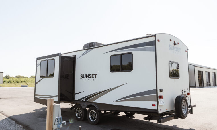 2018 CrossRoads Sunset Trail SS210FK exterior back driver side