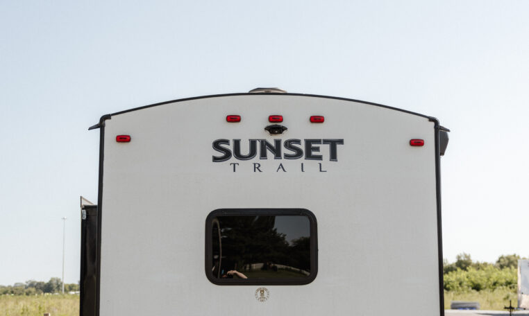 2018 CrossRoads Sunset Trail SS210FK exterior back